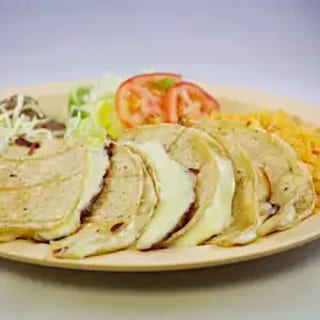 Quesadilla con Queso Dinner